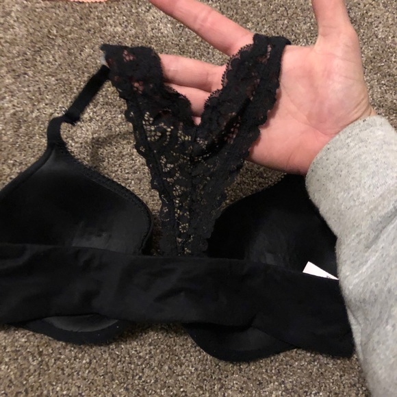 VS BRA - Picture 2 of 4